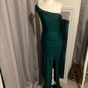 Elegant Green Off-Shoulder Dress